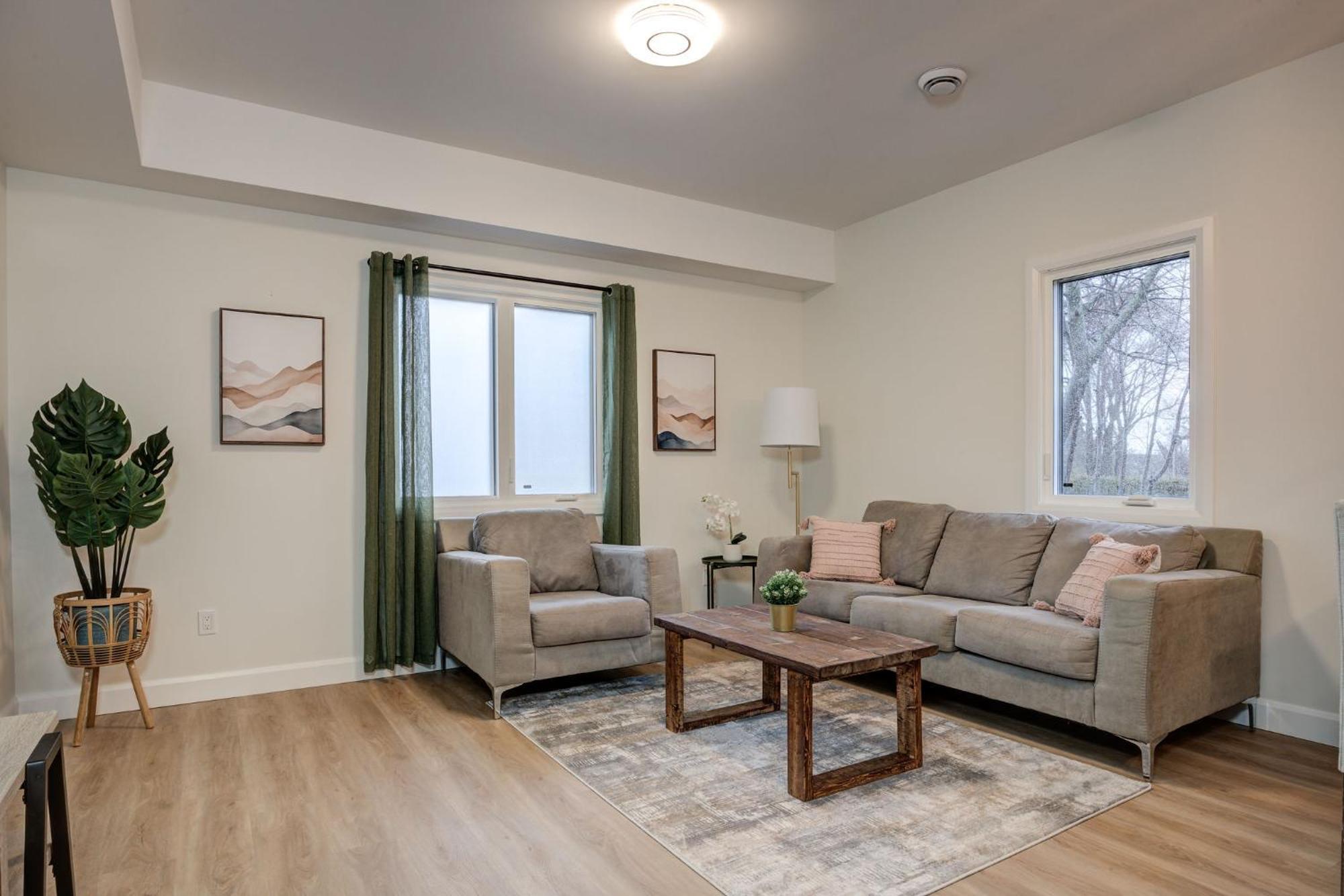 Chic Suite By Westlynn Little Current Exterior photo